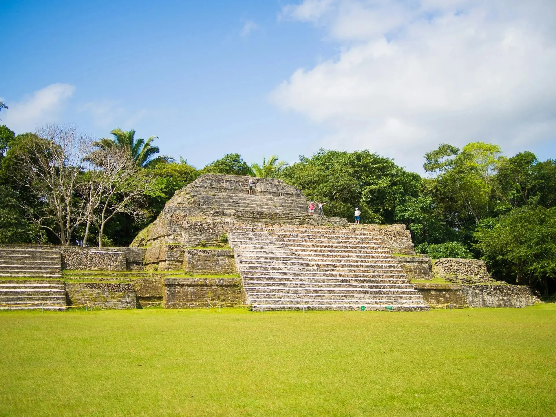 Gross rental yields in Belize image