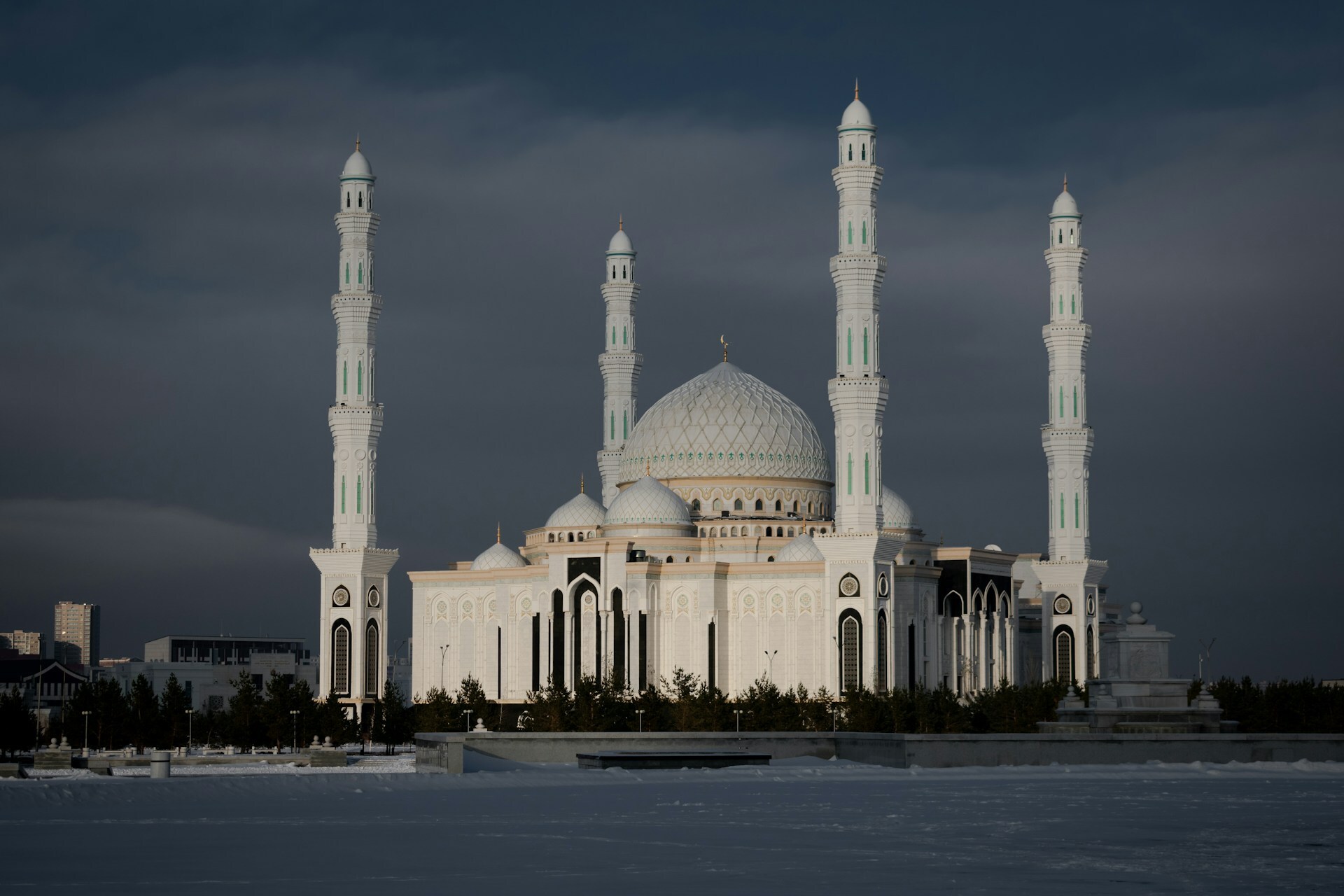 Gross rental yields in Kazakhstan: Almaty and 6 other cities image