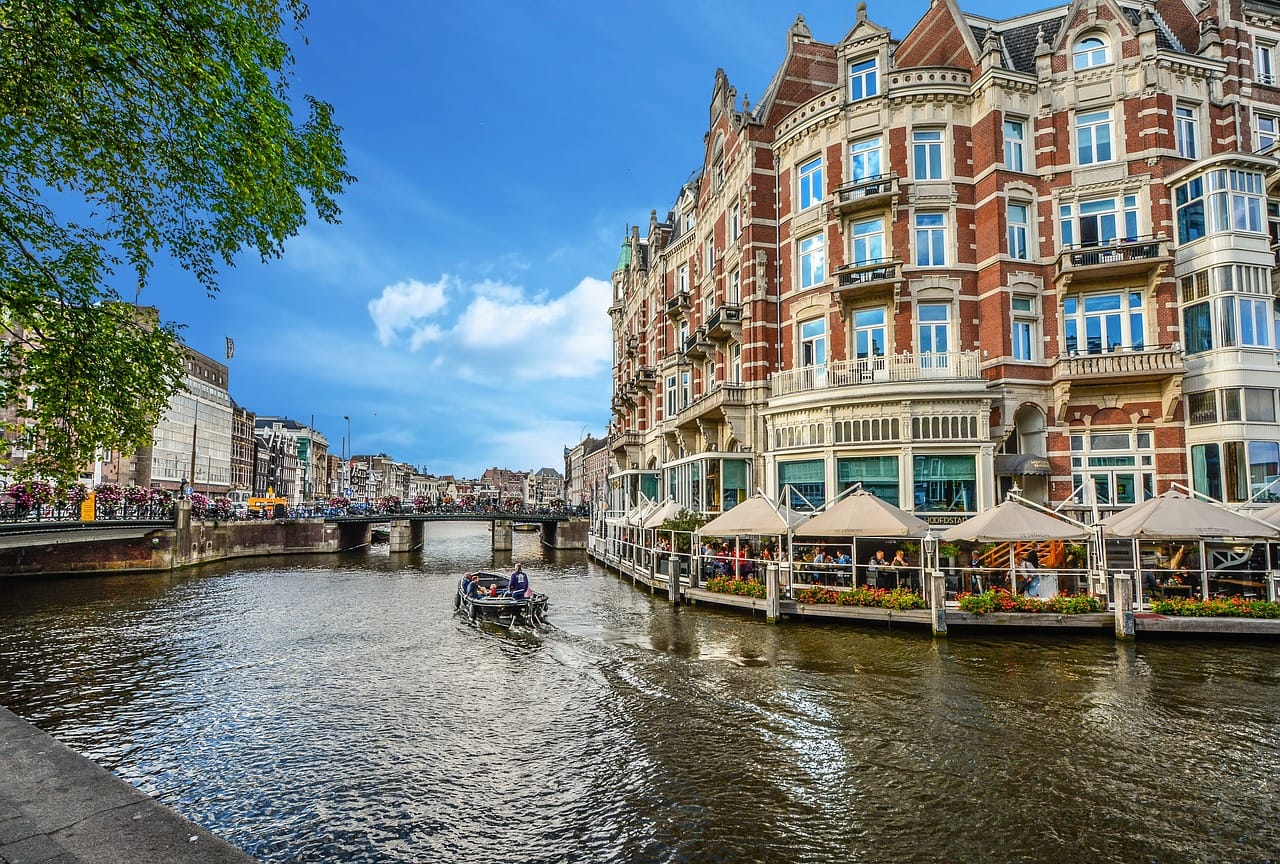 Gross rental yields in Netherlands: Amsterdam and 2 other cities image